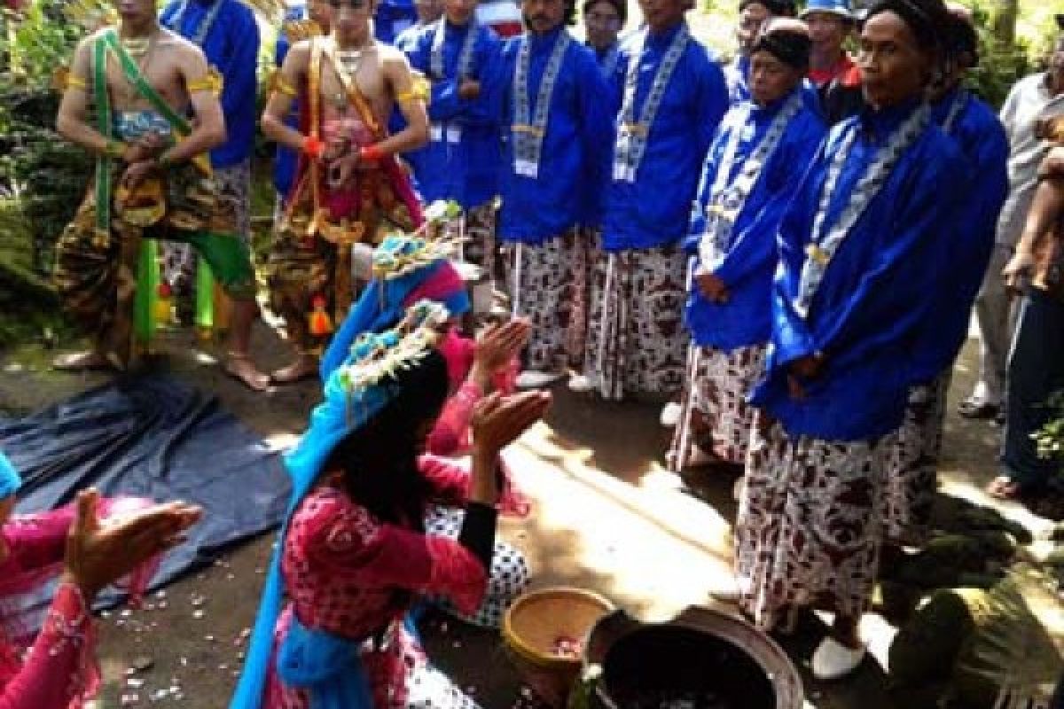 Menebar 'Jalasutra' sebelum Hari Pilgub