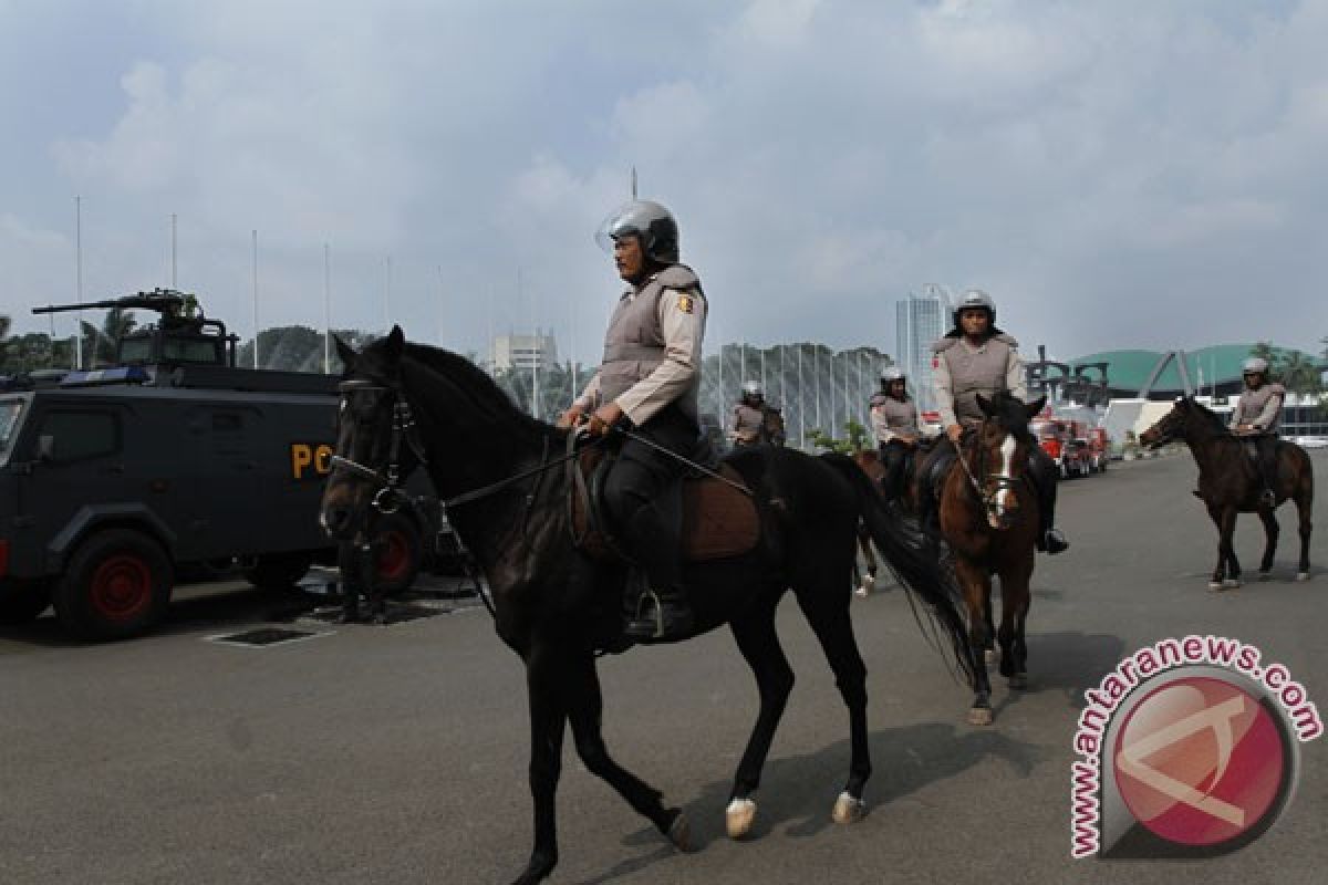 Polisi berkuda ikut amankan pelantikan DPR/DPD