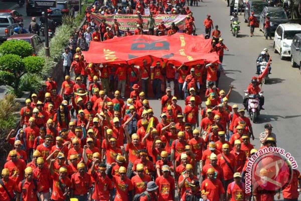 Palsukan izin cuti penyebab banyaknya buruh di PHK