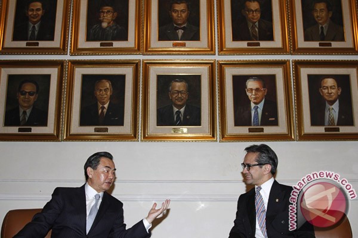 Indonesia, China FMs meet discussing trade, strategic cooperation