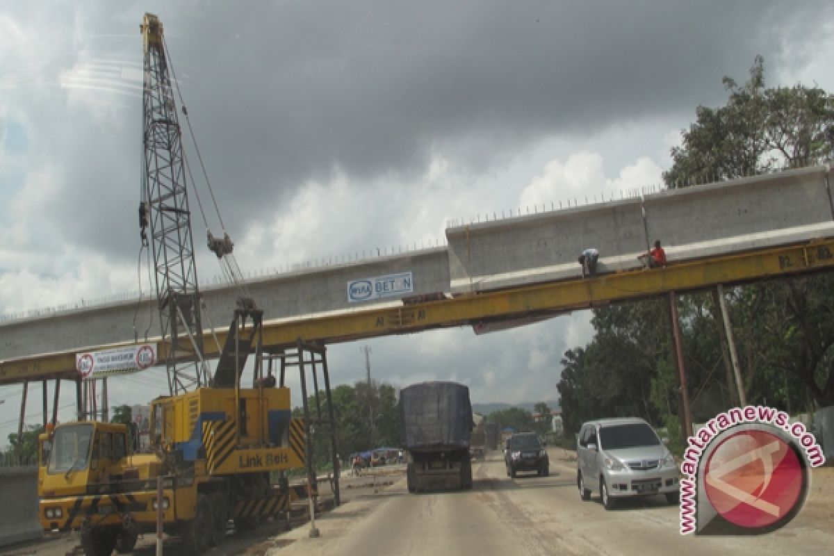 Tuntaskan Segera Pembangunan Jembatan Layang 