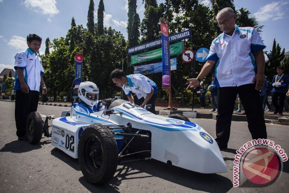 Empat universitas beradu mobil berbahan bakar alternatif