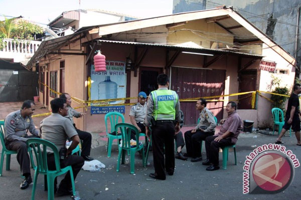 Labfor Polri amankan bahan rakitan bom Mampang