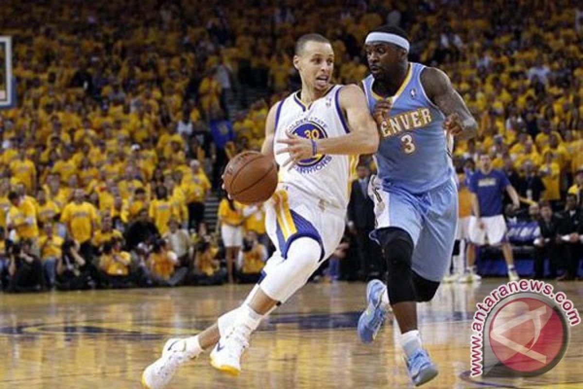 Stephen Curry pemain terbaik NBA