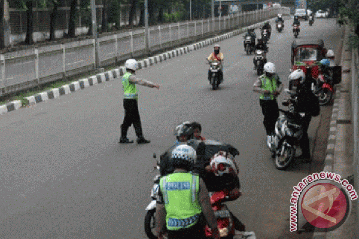 Polres Karawang ajak masyarakat tertib berlalu lintas