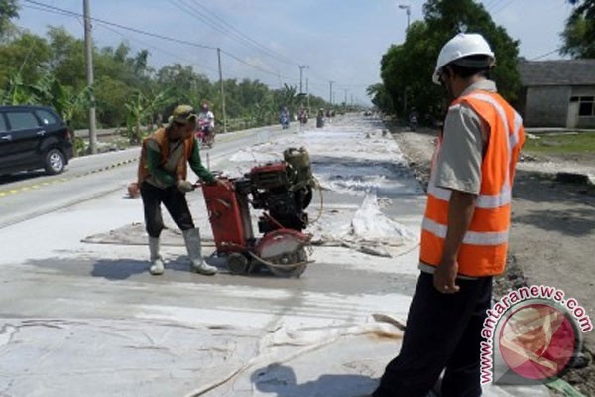 Bina Marga: jalan beton Bojonegoro rampung 2014
