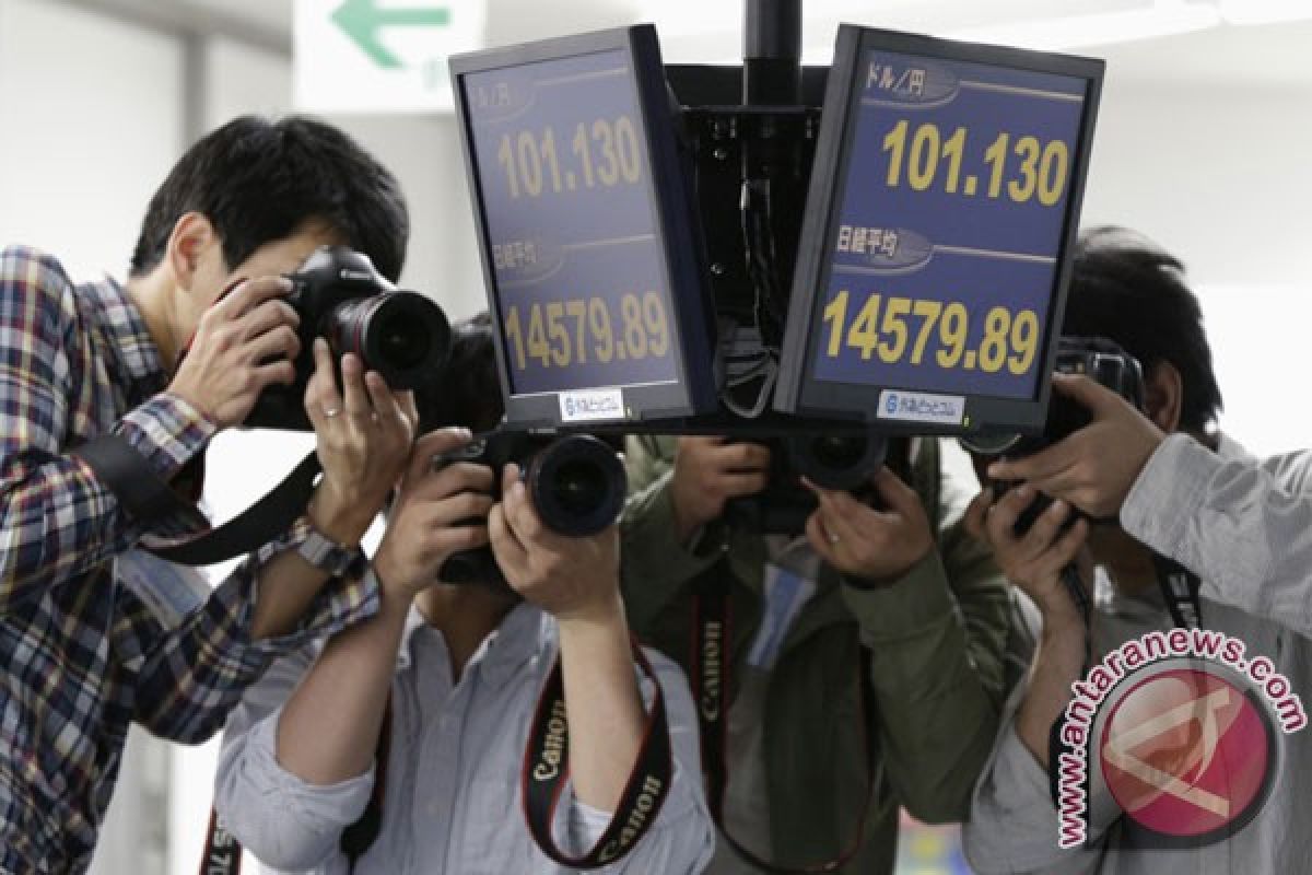 Indeks saham Tokyo dibuka menguat didorong pelemahan yen