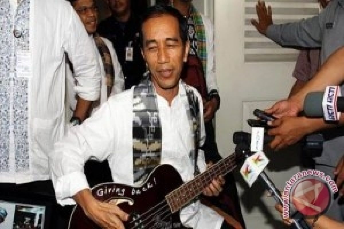 Jokowi Balapan Sama Valentino Rossi