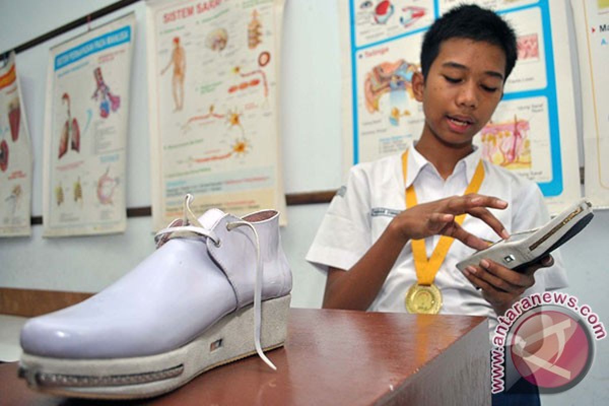 Sepatu listrik siswa Bogor menang lomba di Malaysia