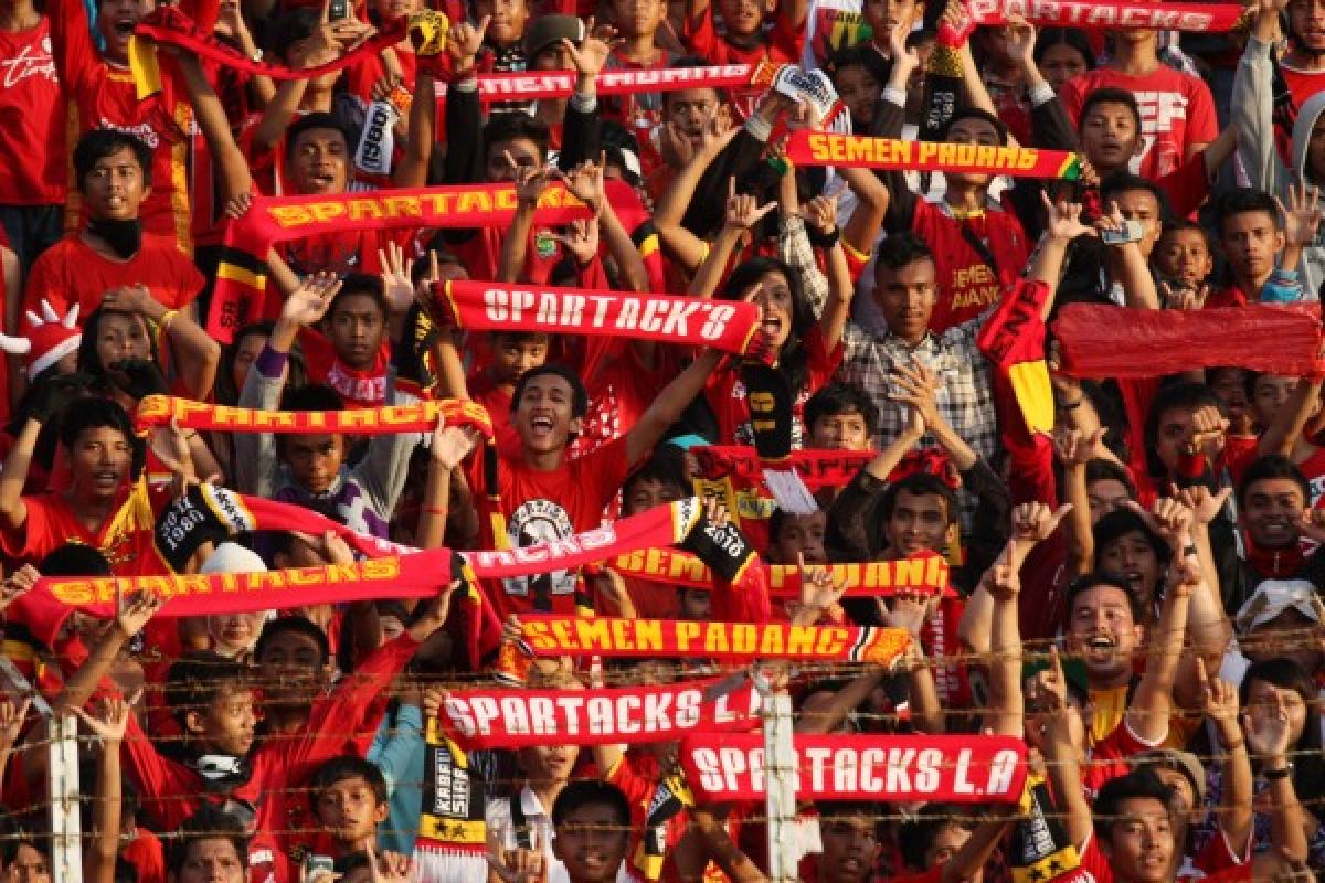 Semen Padang Taklukan PSM Makassar 2-1