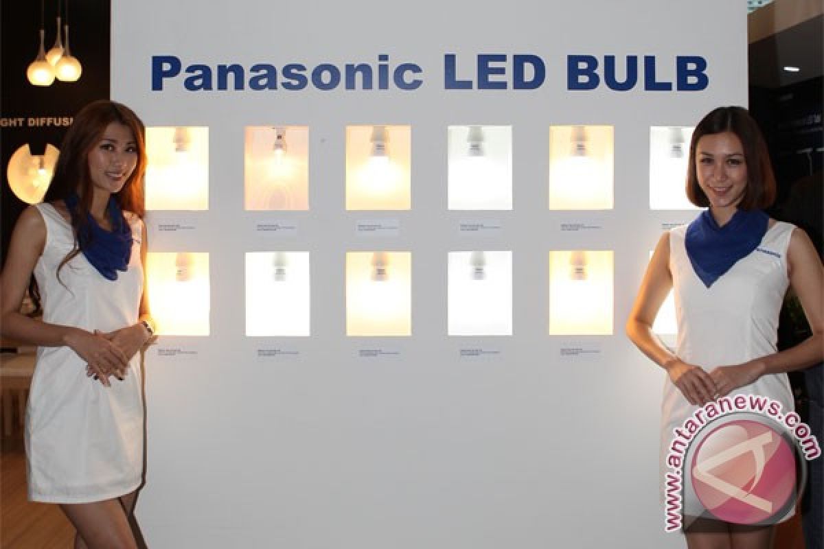 Lampu hemat energi Panasonic incar tiga benua