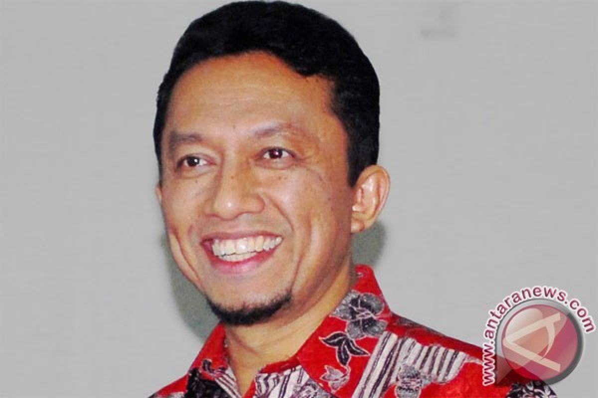 Tifatul apresiasi rekam jejak menteri kominfo baru