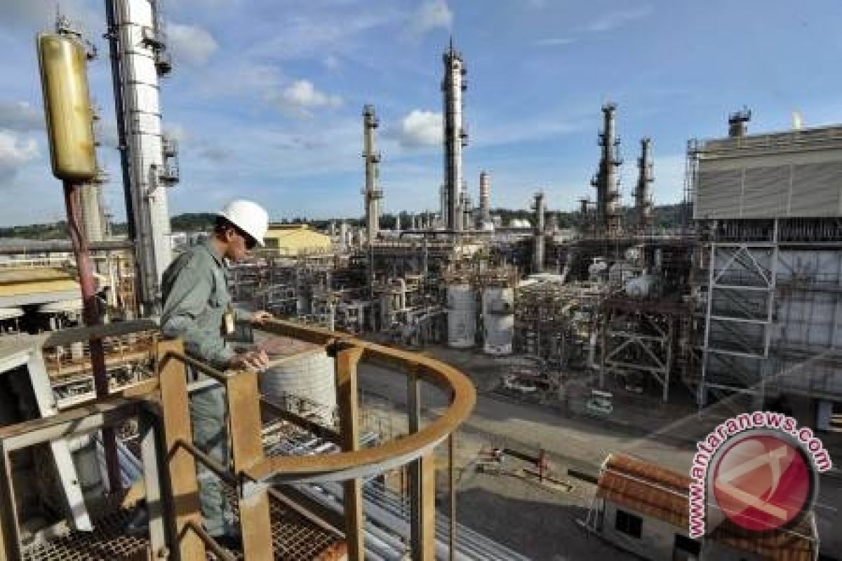 Harga Minyak Turun Tajam Setelah Keputusan OPEC