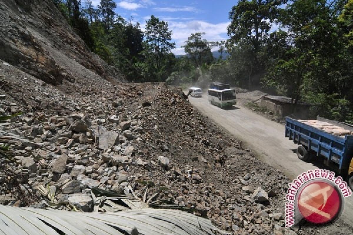 Pelebaran jalan Kota Muntok dilaksanakan tiga tahap