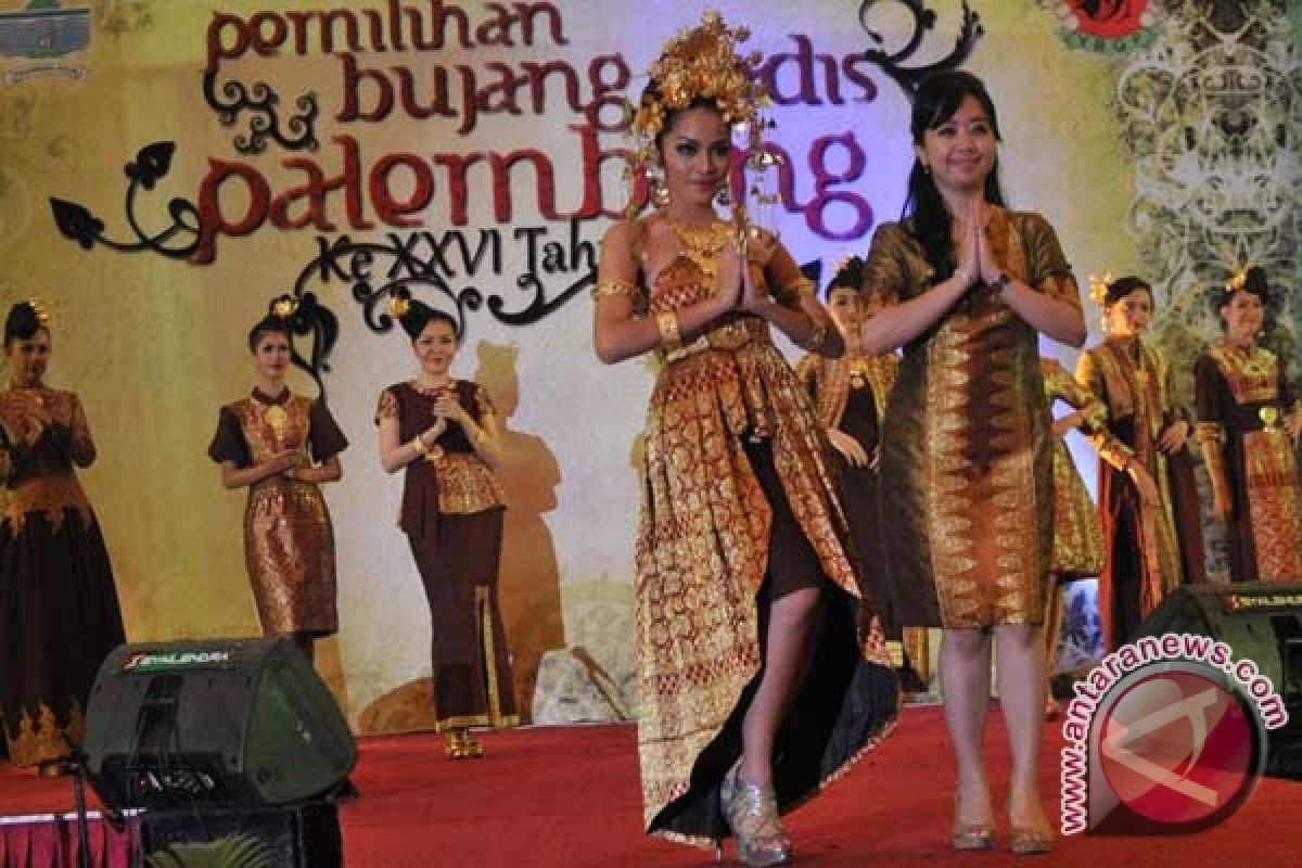 Miss Senegal peragakan batik Indonesia
