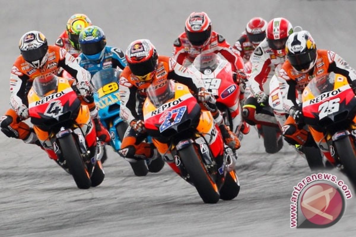 Crutchlow raih podium pertama