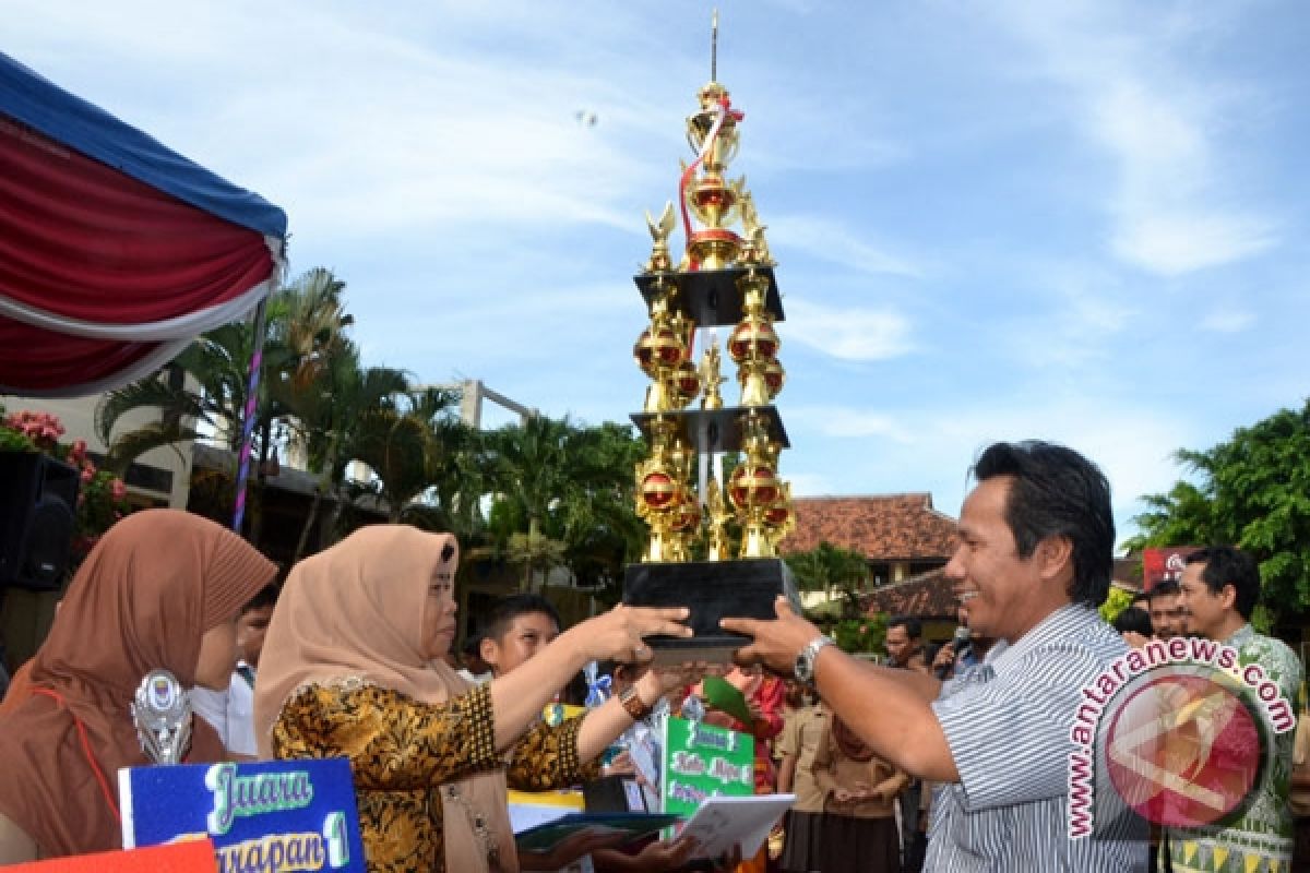 SDN Rawa Laut Kembali Juara Umum KOKO-MIPA