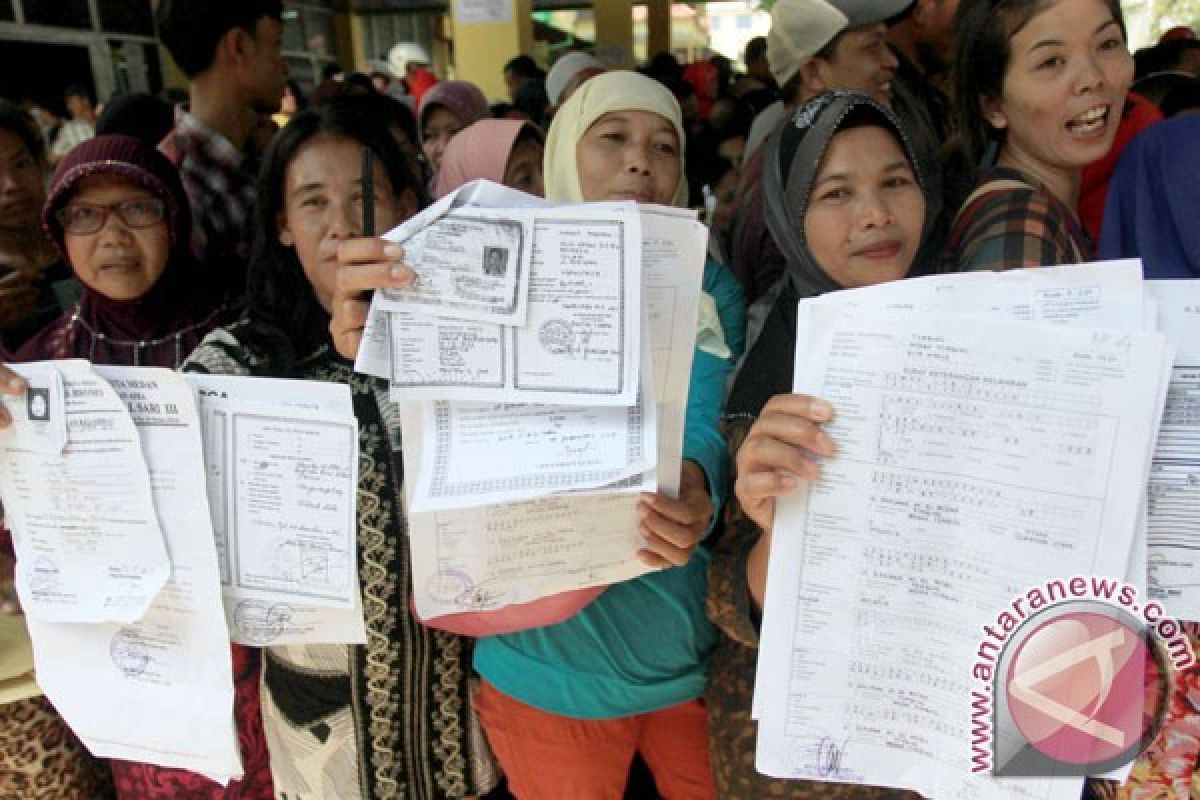 Pemkab Bekasi pasang hologram lembar akta lahir