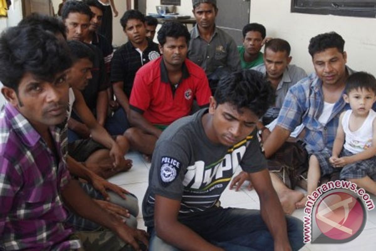 Banten water police catch 80 illegal immigrants