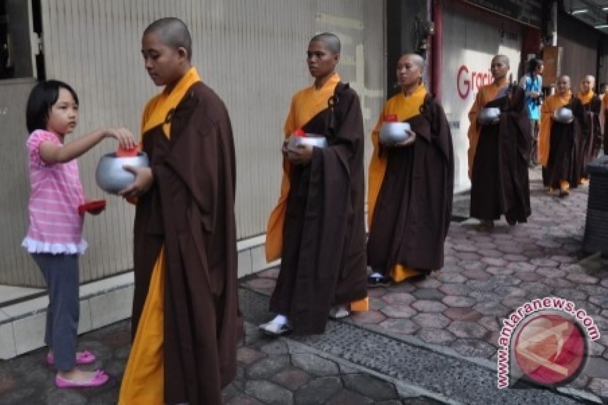 Umat Budha Diminta Tingkatkan Toleransi Antaragama 