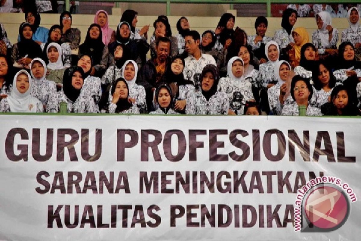 Curhatan Guru Honorer di Gedung Sate