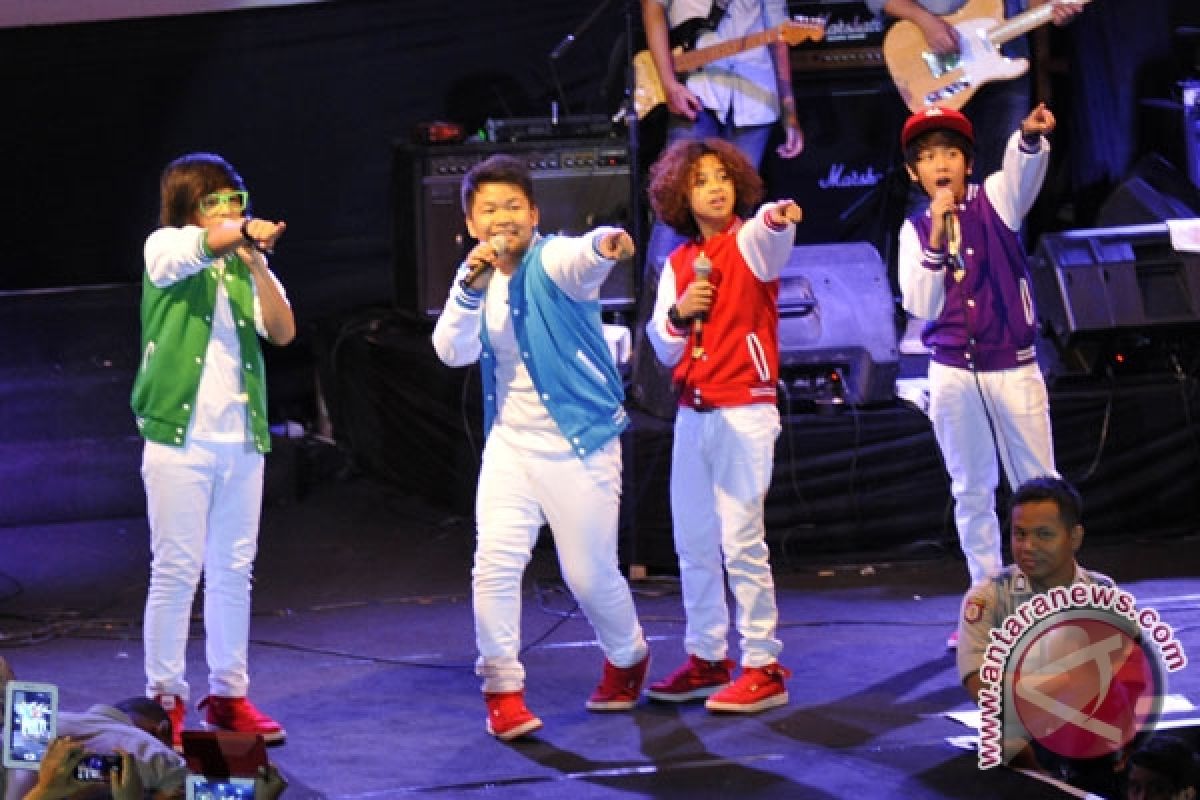 Telkomsel dukung konser Coboy Junior di Palembang 
