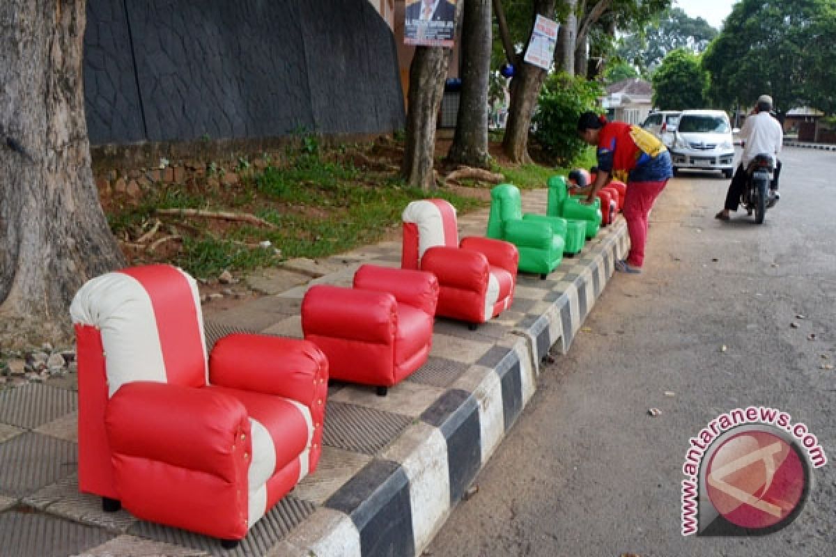 Warga Minati Sofa Mini Bandarlampung 