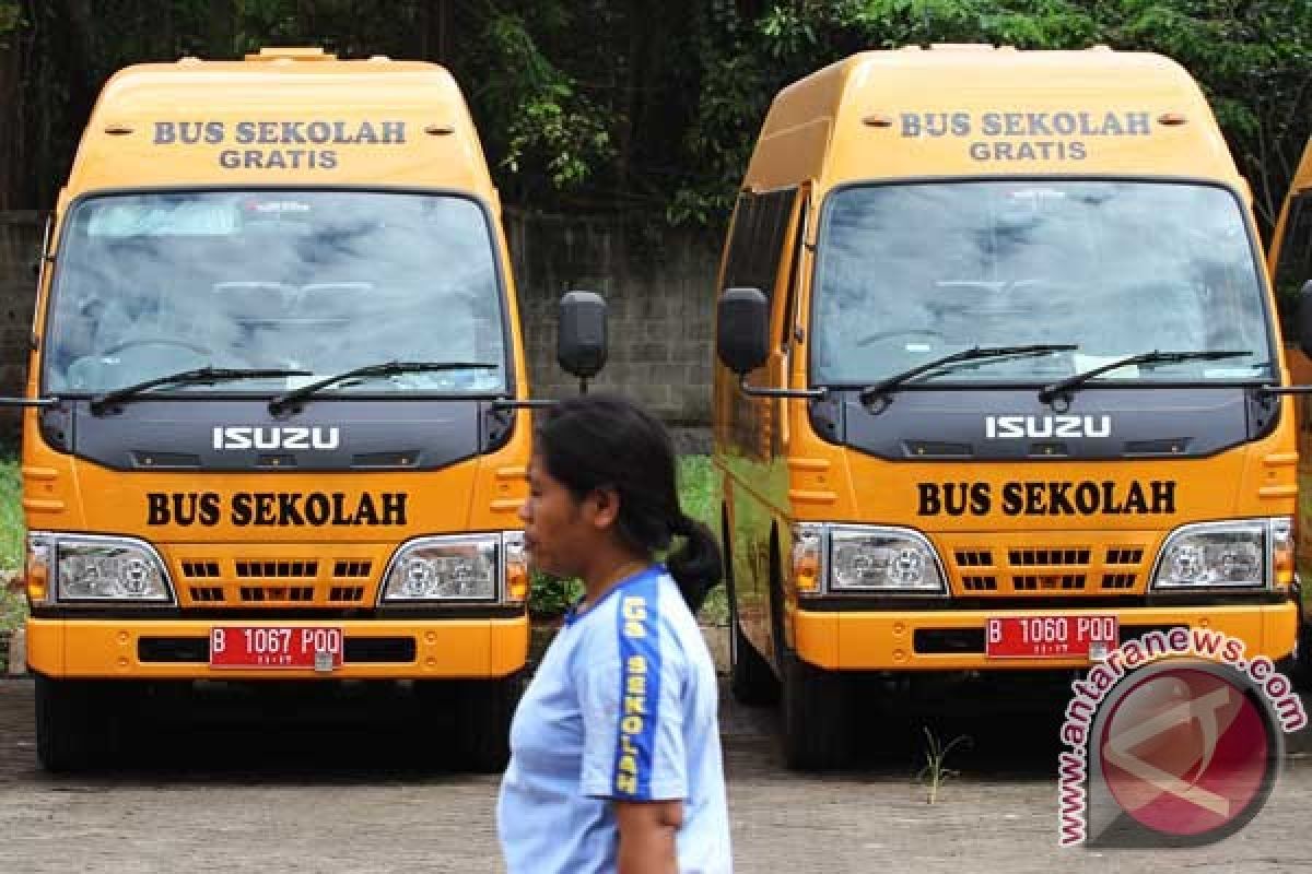 Rute bus sekolah DKI diatur ulang 2016