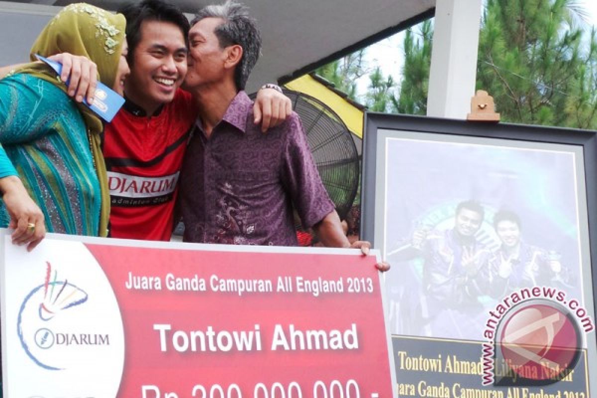 Persembahan Tontowi Ahmad untuk ayah tercinta