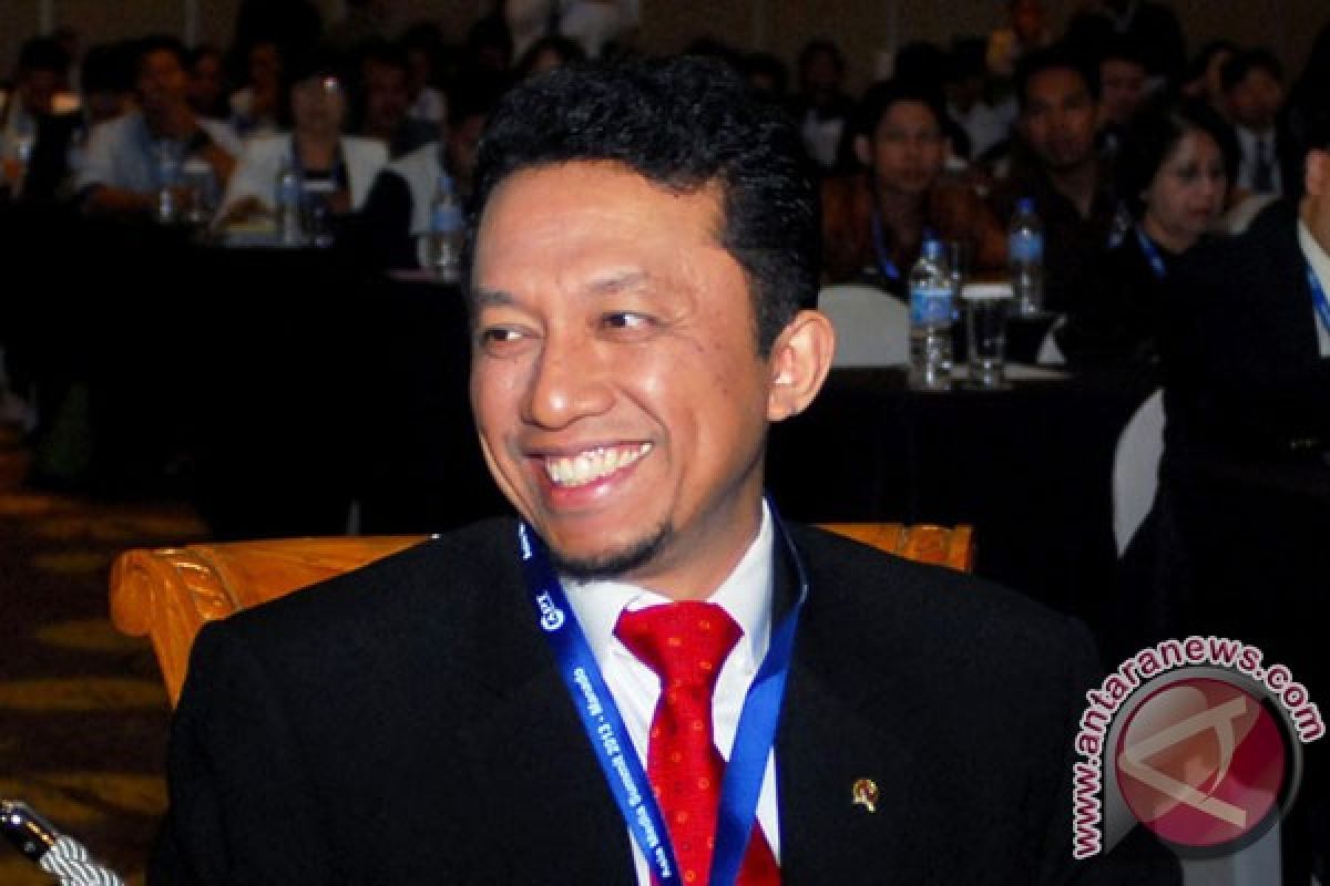 Tifatul berpantun koalisi di hadapan Presiden SBY