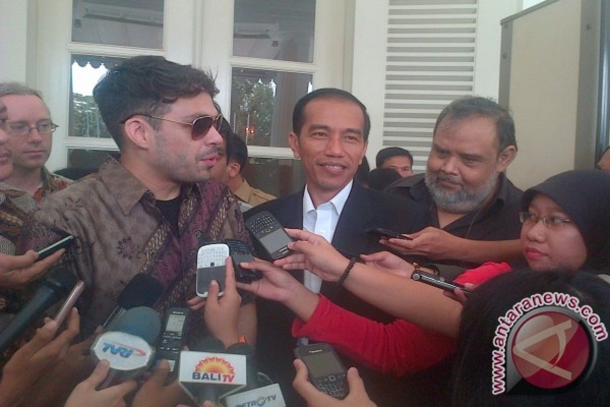 Jokowi kaget diajak duet dengan Arkarna