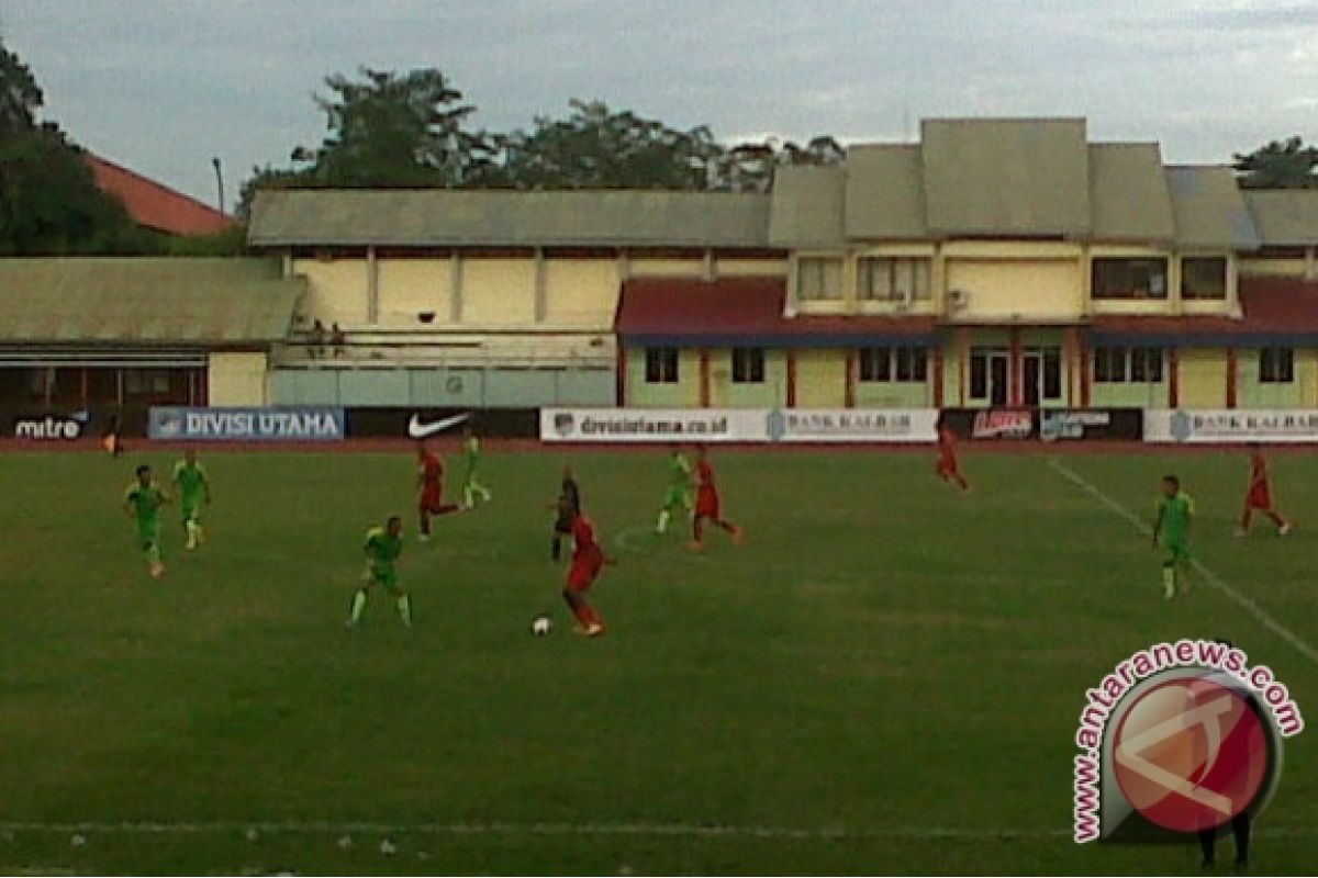 Persipon Lawan Persika Karawang Imbang 2-2 