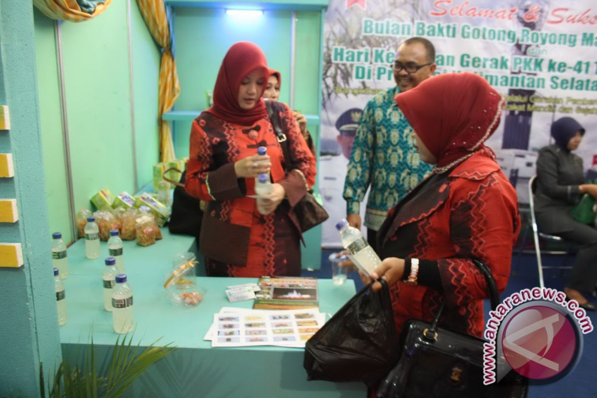 Minuman Lidah Buaya Pontianak Laku Di Pameran BBGRM X-HKG PKK Ke-41