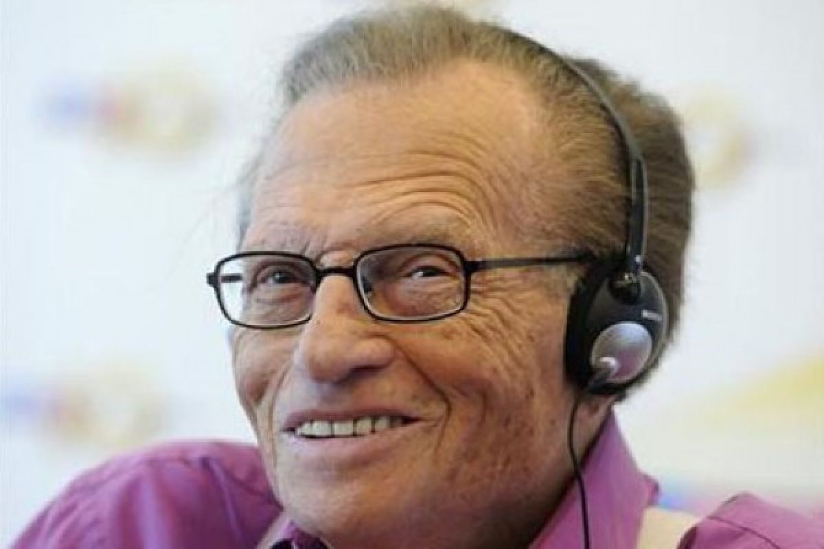 Larry King veteran CNN  pandu TV berdana Kremlin