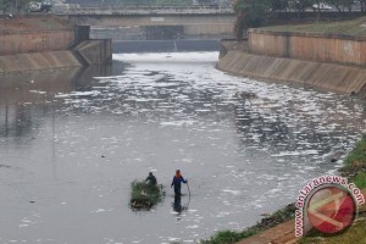Pemkot Diminta Kelola Kanal Banjir Barat