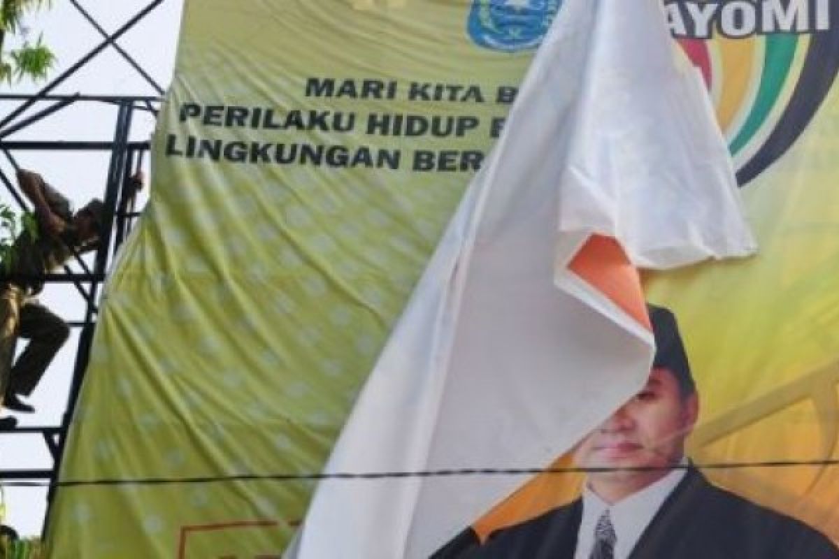 Masa Tenang, Baliho Cagub-Cawagub Belum Diturunkan