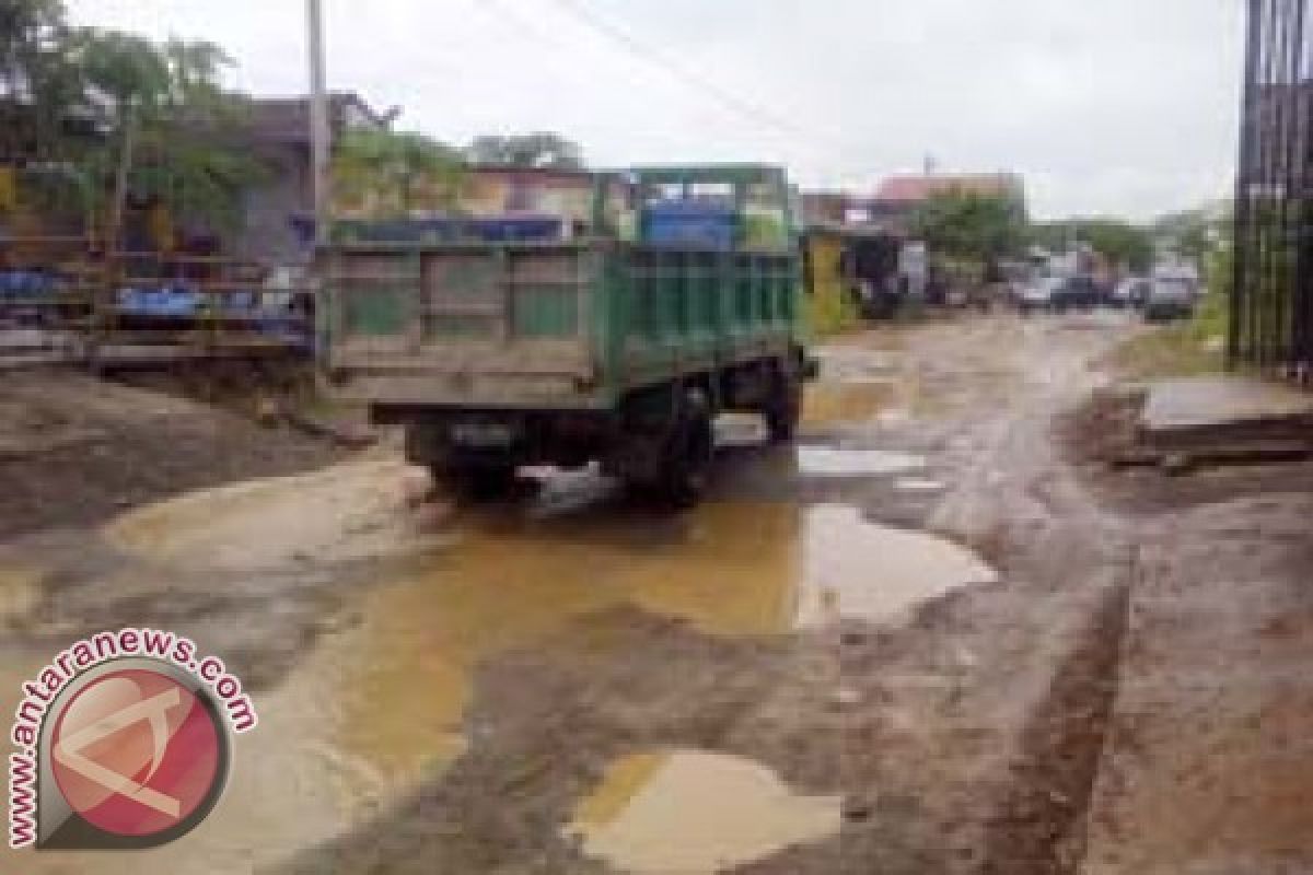 Bappeda : Jalan Abdul Syakur Mamuju Segera Diperbaiki 