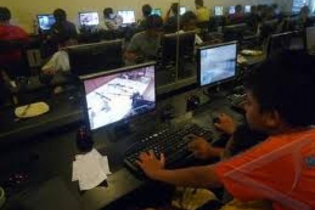 Puluhan Komputer Warnet  "Elite Net" Disikat Maling