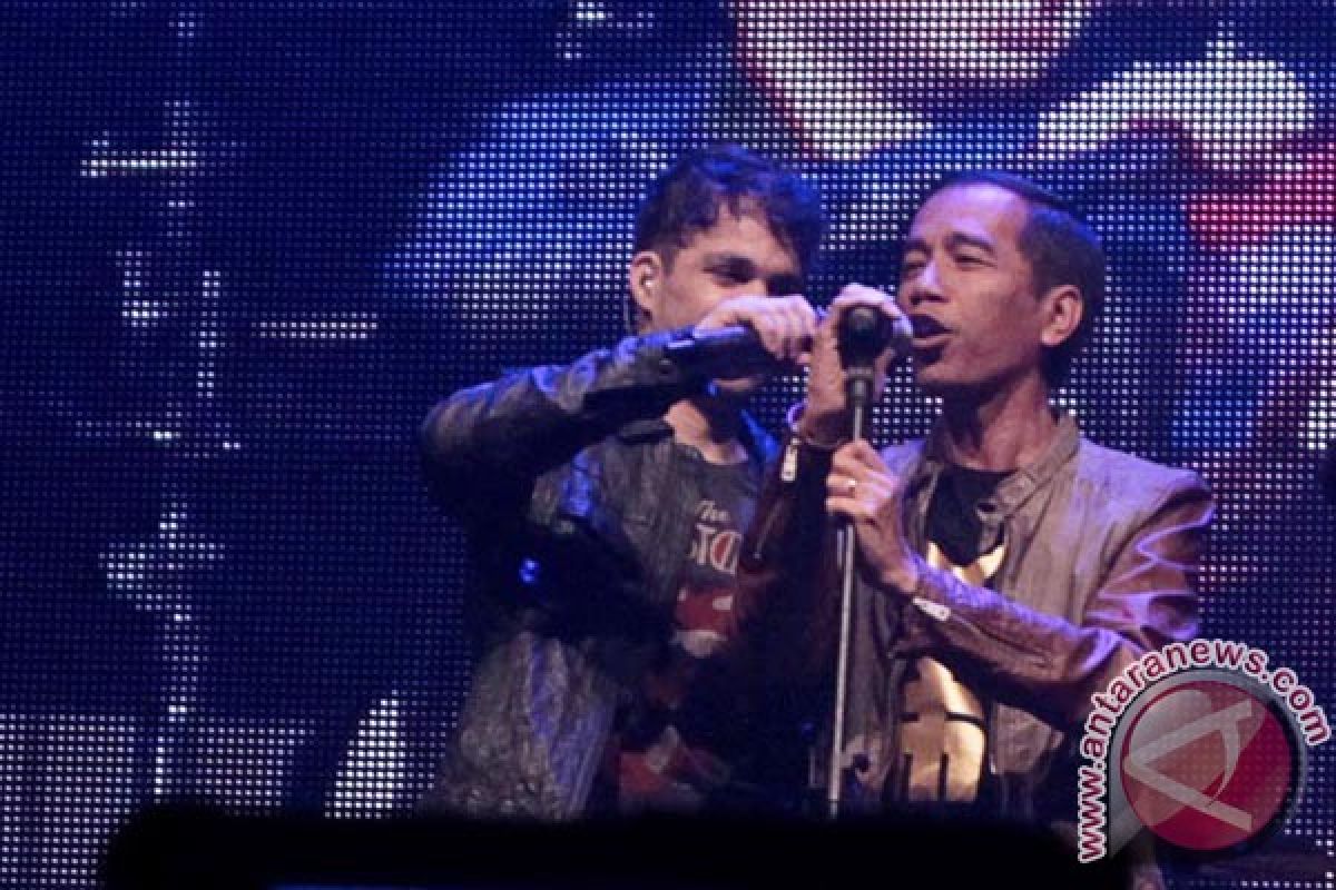 Jokowi duet dengan Arkarna dan Bondan Prakoso