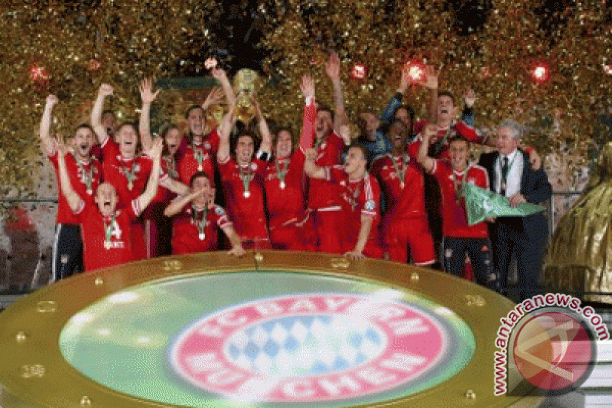 Ribuan orang pesta treble Bayern Muenchen