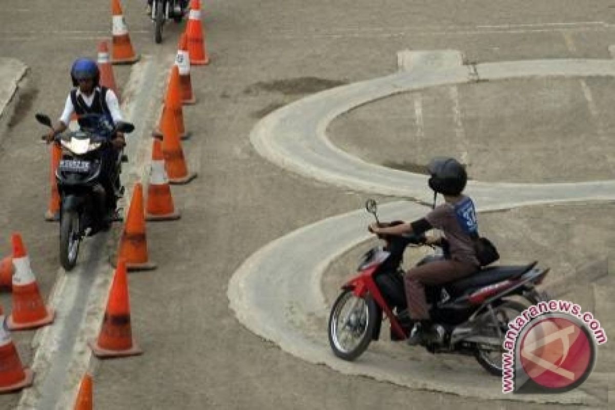 Lima Anak Tunarungu di Bangka Tengah Ikut Ujian Pengambilan SIM