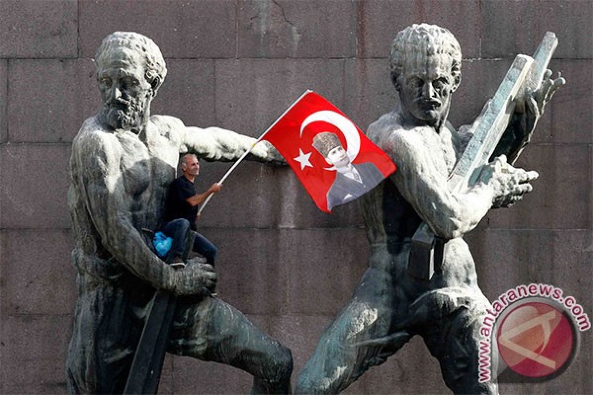 Serikat buruh Turki ikut demo antipemerintah