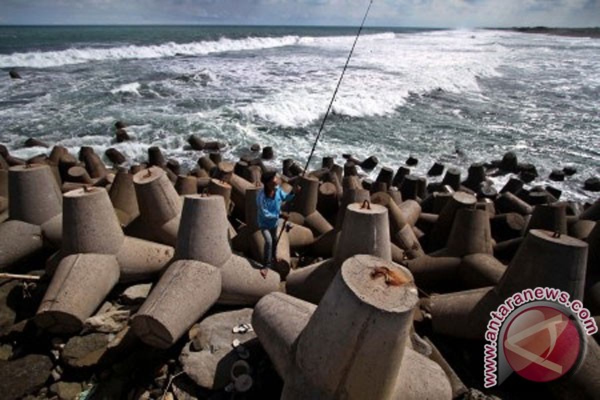 Abrasi ancam dua pulau di Makassar