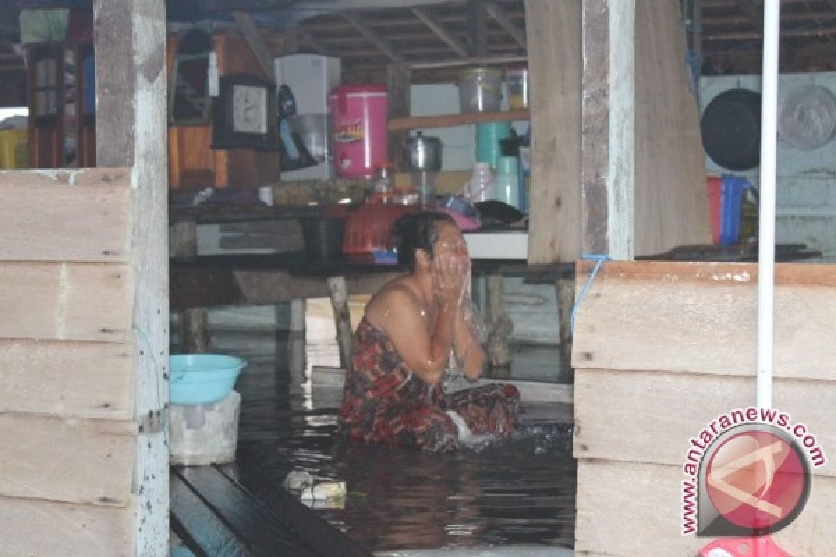 Sudah Dua Bulan Warga Desa Melintang Kebanjiran 