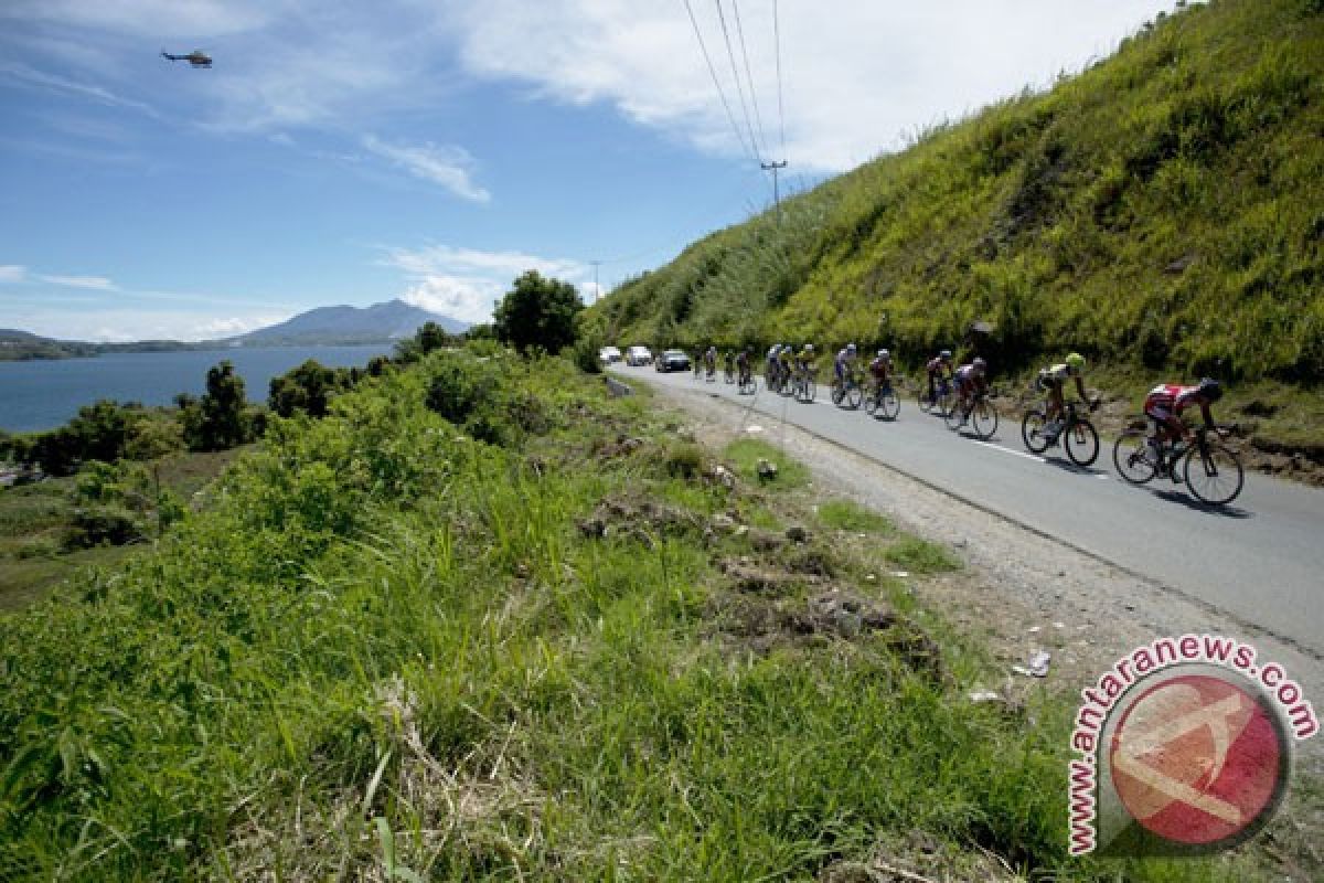 37 pebalap gagal lanjutkan Tour de Singkarak