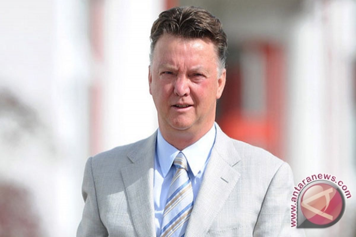 Van Gaal gembira ganti welbeck dengan Falcao