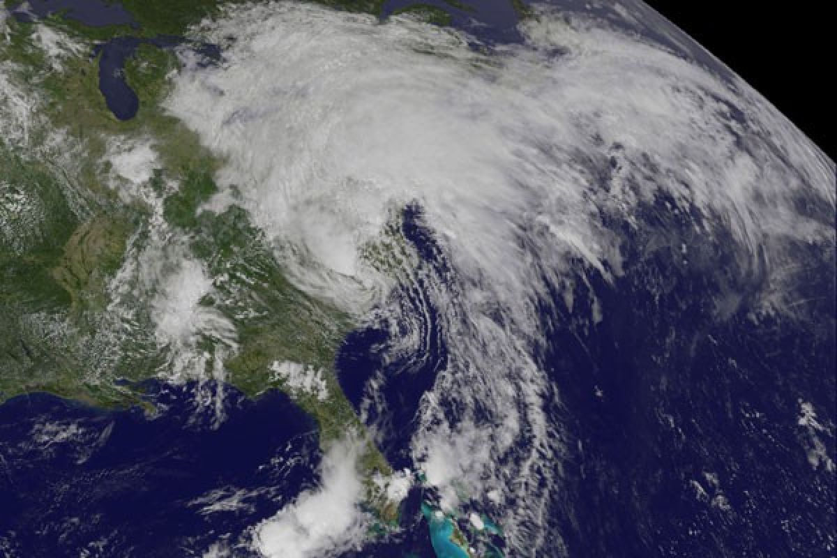 Badai tropis Andrea mendarat di Amerika
