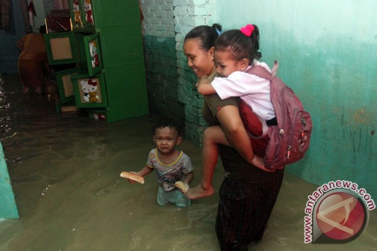 1.206 rumah di Medan tergenang banjir