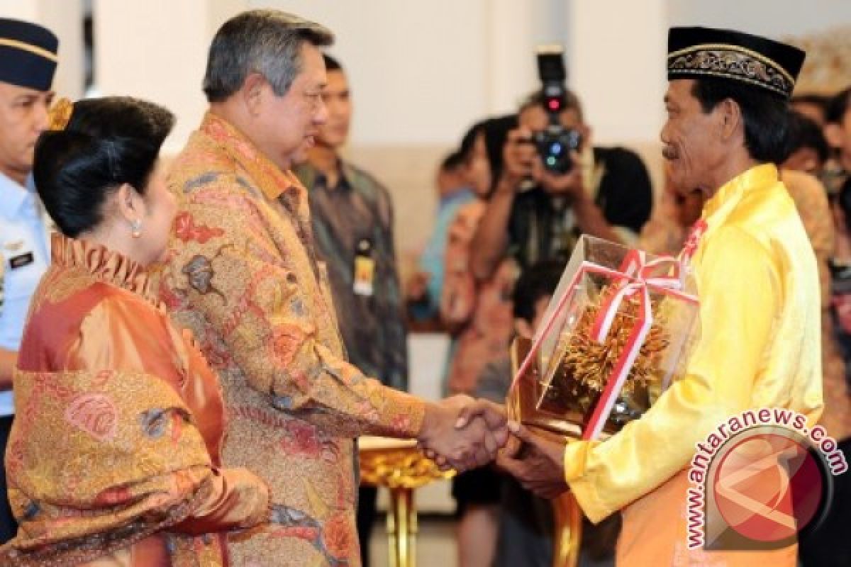President Yudhoyono presents Kalpataru awards to celebrate Environment Day