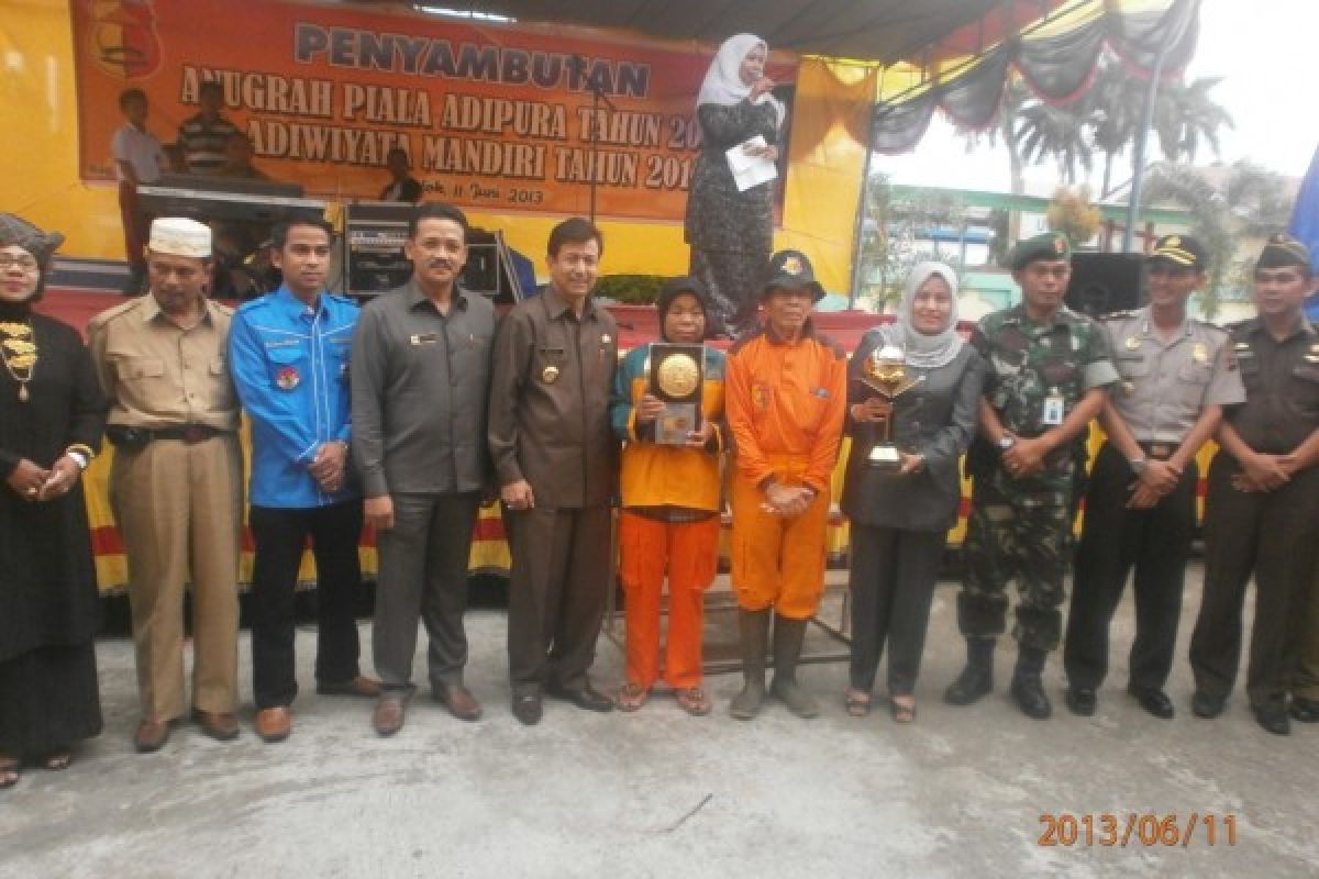 Piala Adipura dan Adiwiyata Mandiri Disambut Meriah Warga Solok